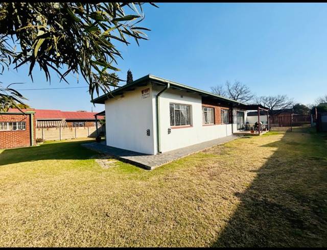 3 BEDROOM HOUSE FOR SALE IN VANDERBIJLPARK SW 1